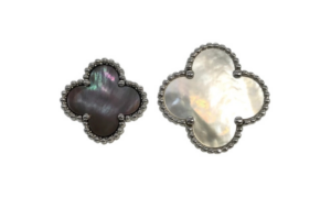 vancleef&arpels_Vintage Alhambra pierce